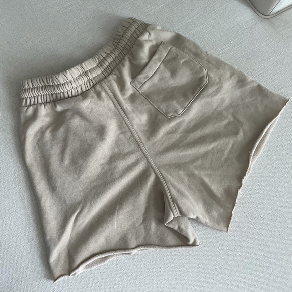 H&M sweat shorts - Picture 2 of 3